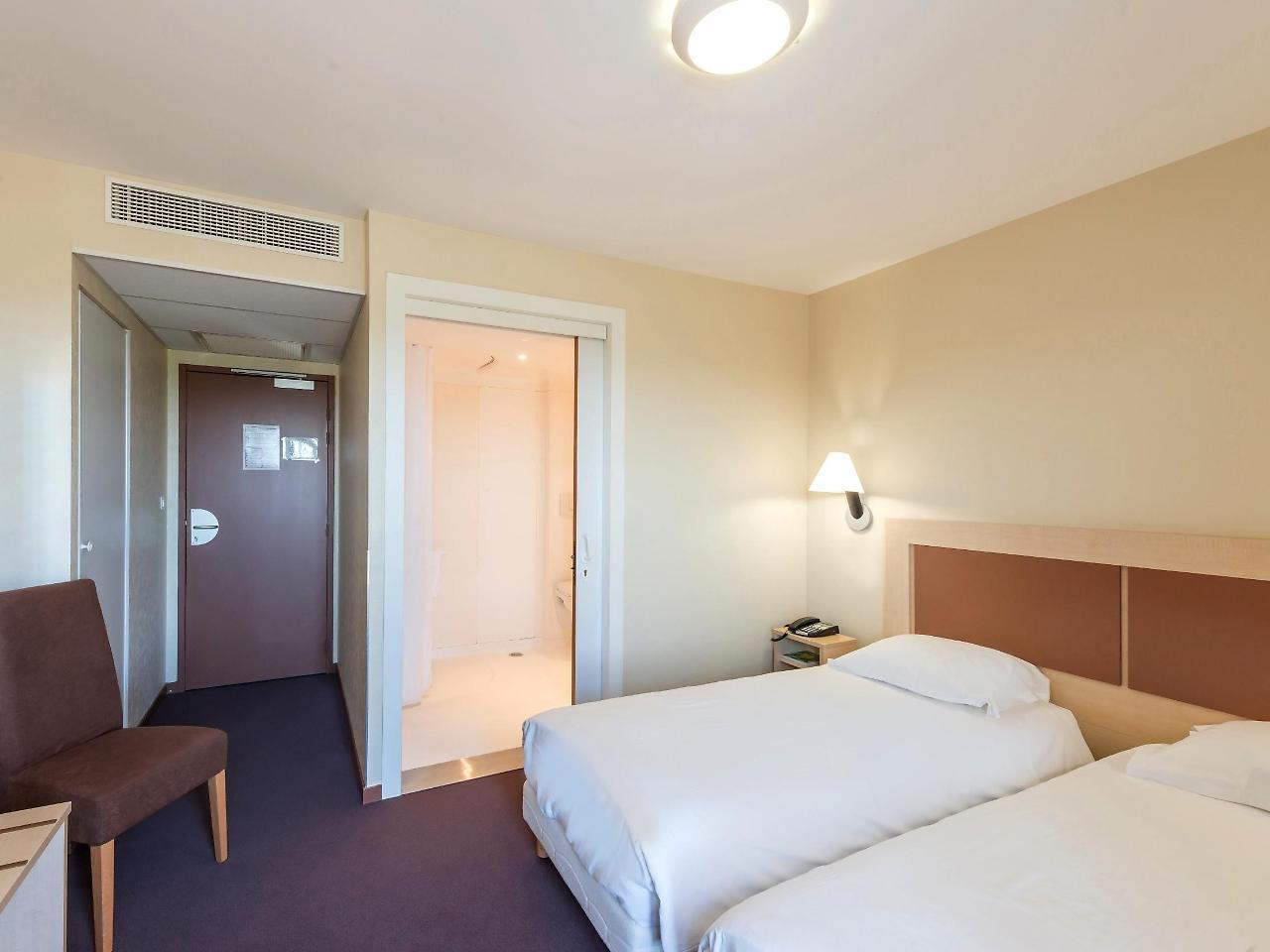 Hotel Talencia Thouars Exterior foto